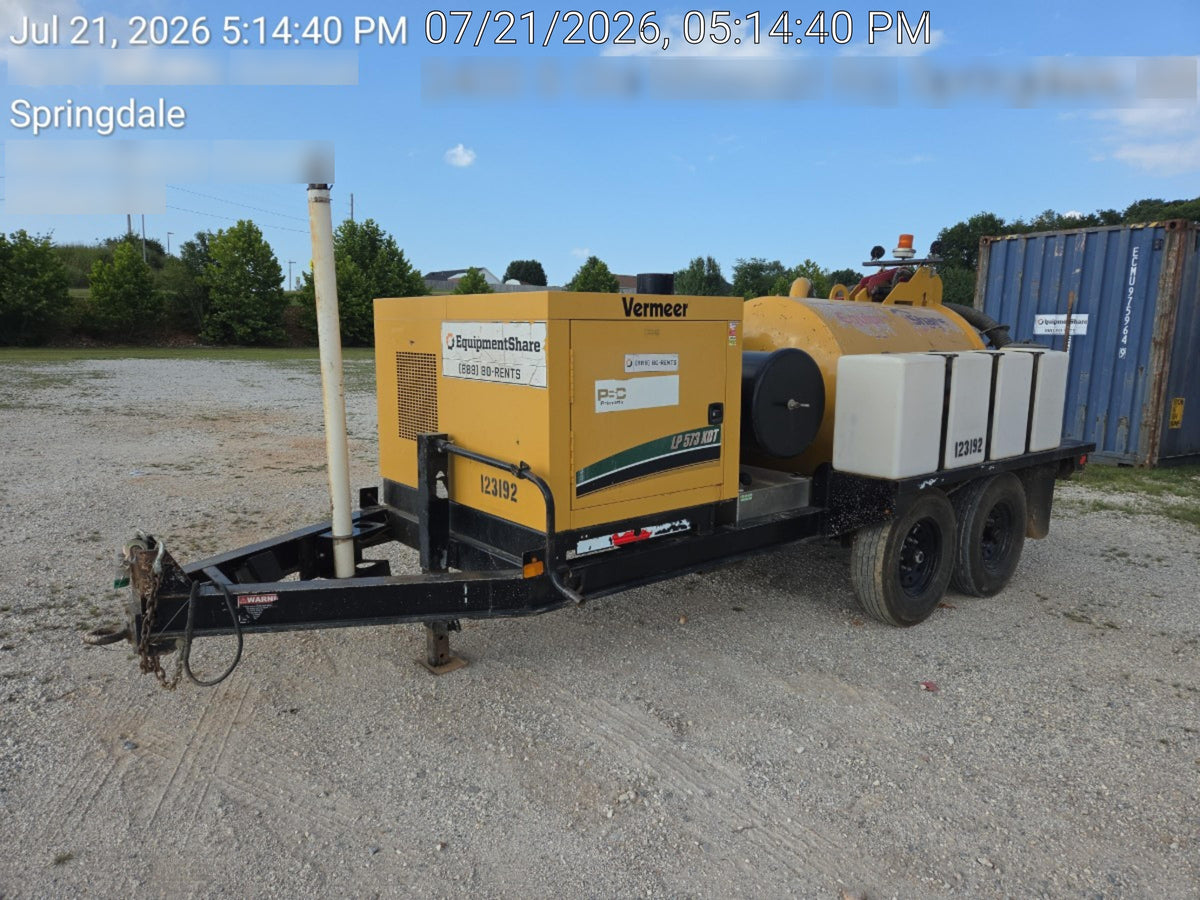 2021 Vac-Tron LP573XDT 500 Gallon Debris Tank w/ Hydraulic Tilt, two (2) 100 Gallon Water Tanks, Low Profile Torsion Axles (12,000 GVWR)