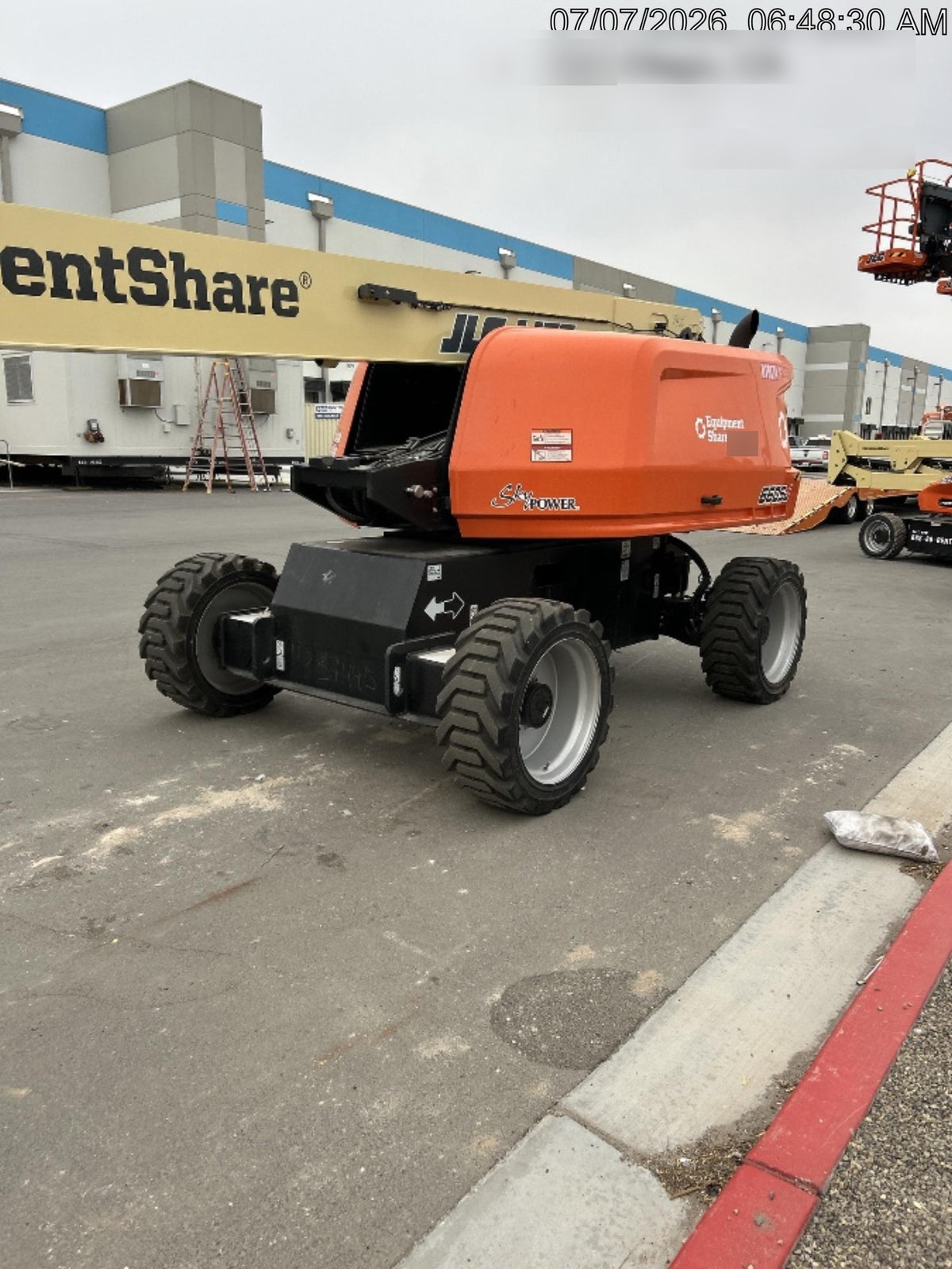 2025 JLG 660SJ