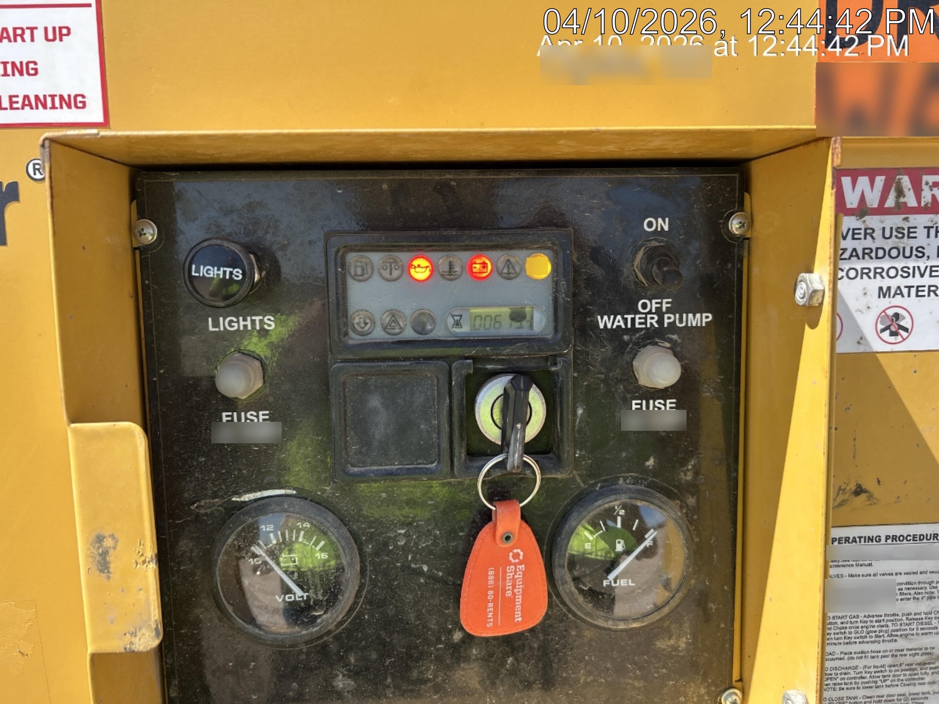 2022 Vac-Tron LP573XDT T4 Koehler Diesel Engine, 500 Gallon Debris Tank, x2 100 Gallon Water Tanks