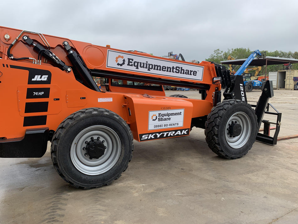 2021 JLG 12054