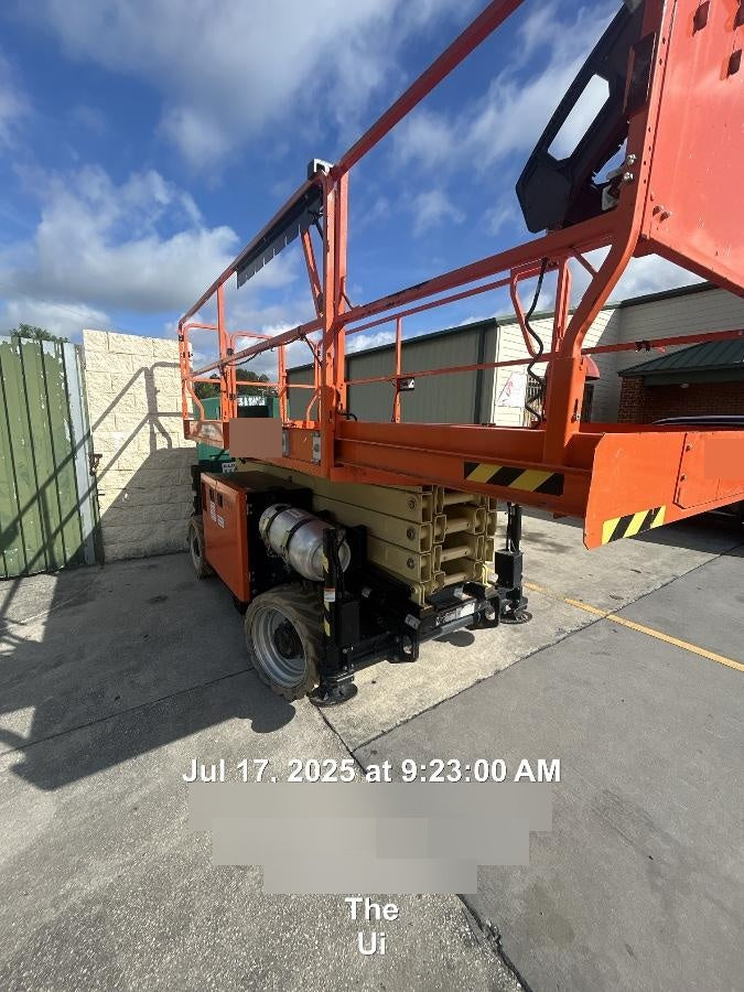 2022 JLG RT4069
