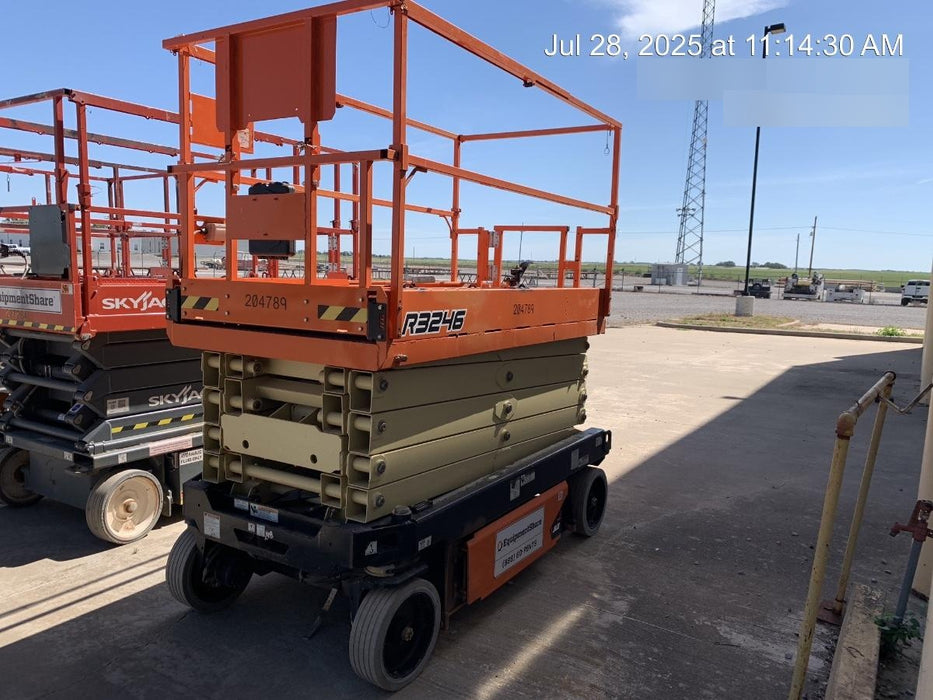 2021 JLG R3246