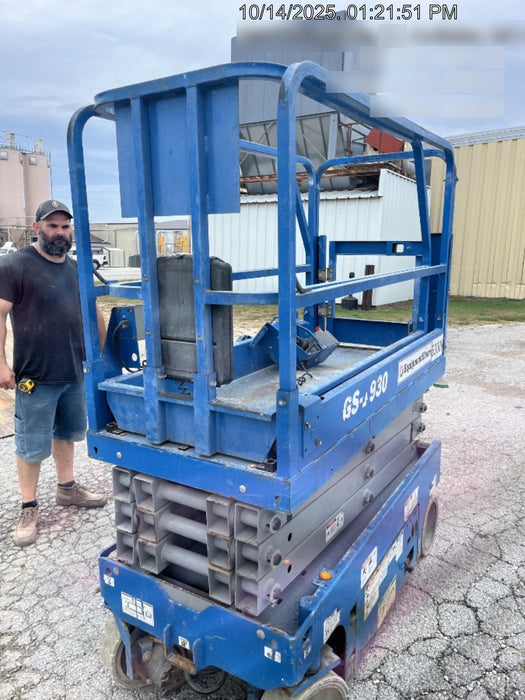 2020 Genie GS-1930 Solid Non Marking Tires, Beacon, Folding rails with half height swing gate