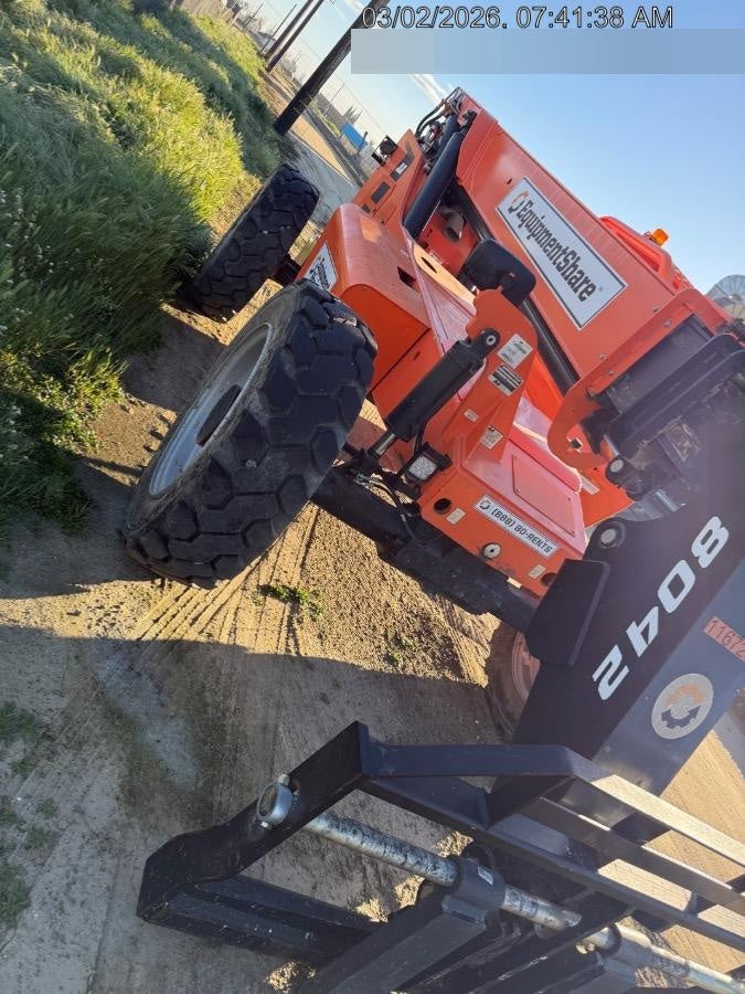2020 SKYTRAK 8042