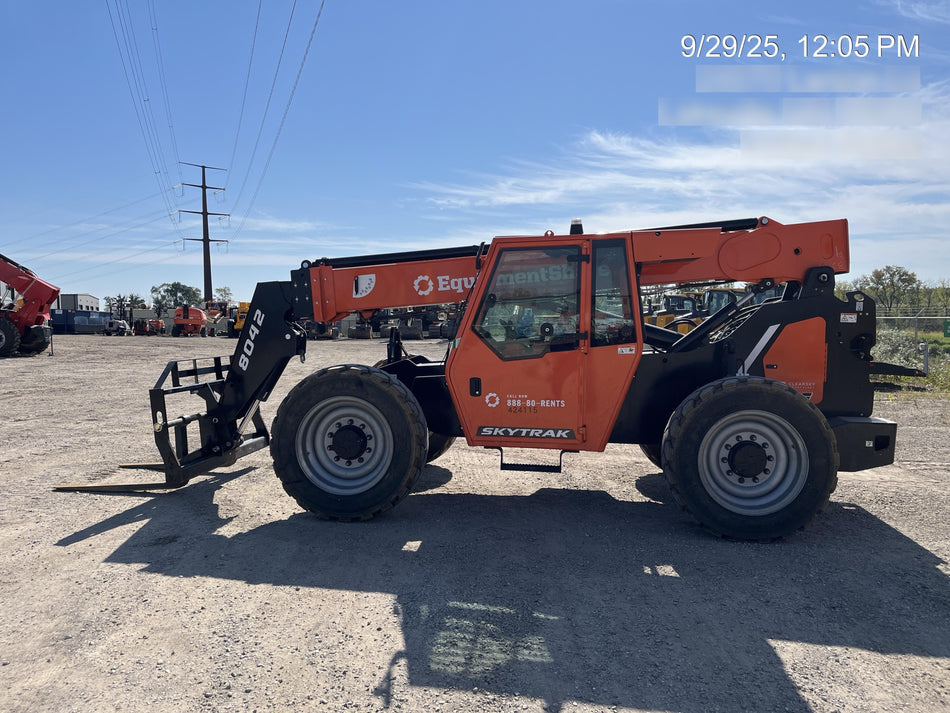 2024 SKYTRAK 8042