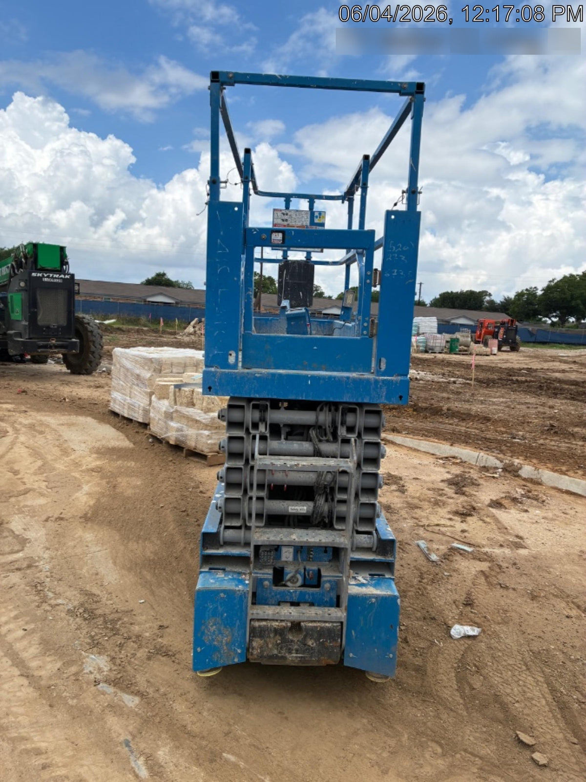 2023 GENIE GS-3232
