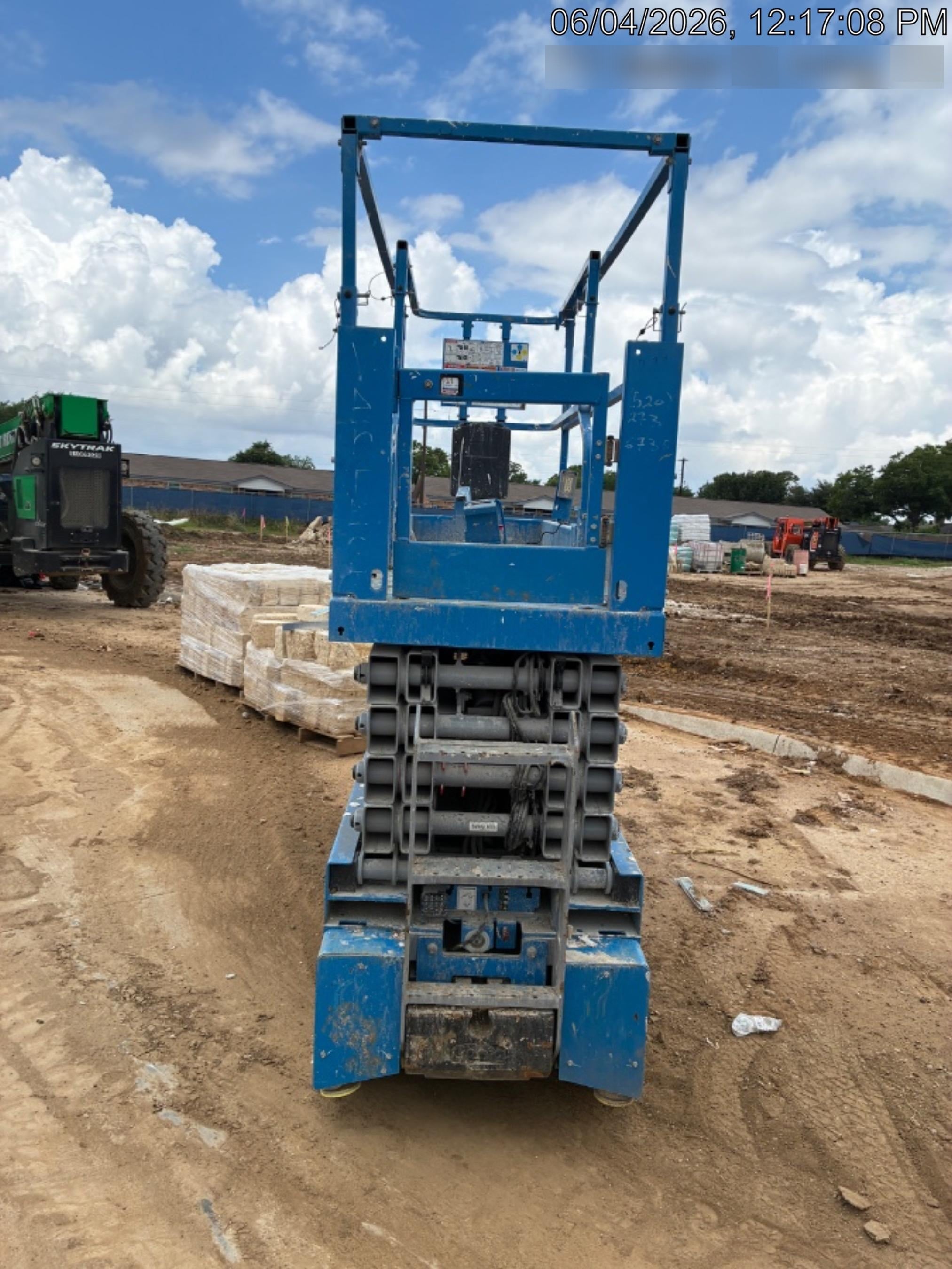 2023 GENIE GS-3232