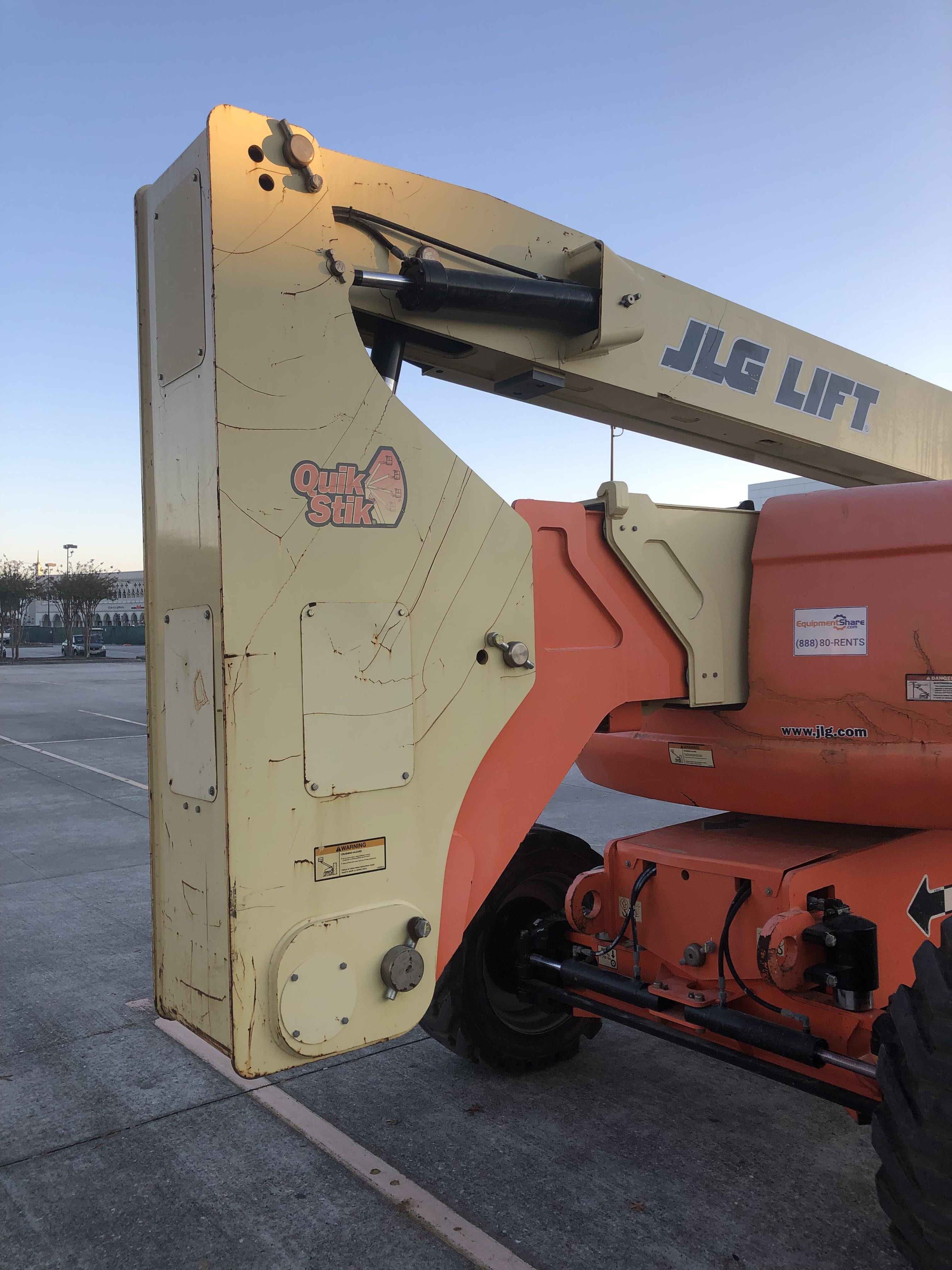 2015 JLG 800AJ