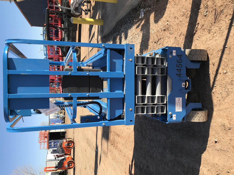 2019 Genie GS-1930 Fixed rails with chain Entry
