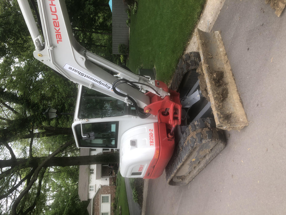 2020 TAKEUCHI TB250-2C