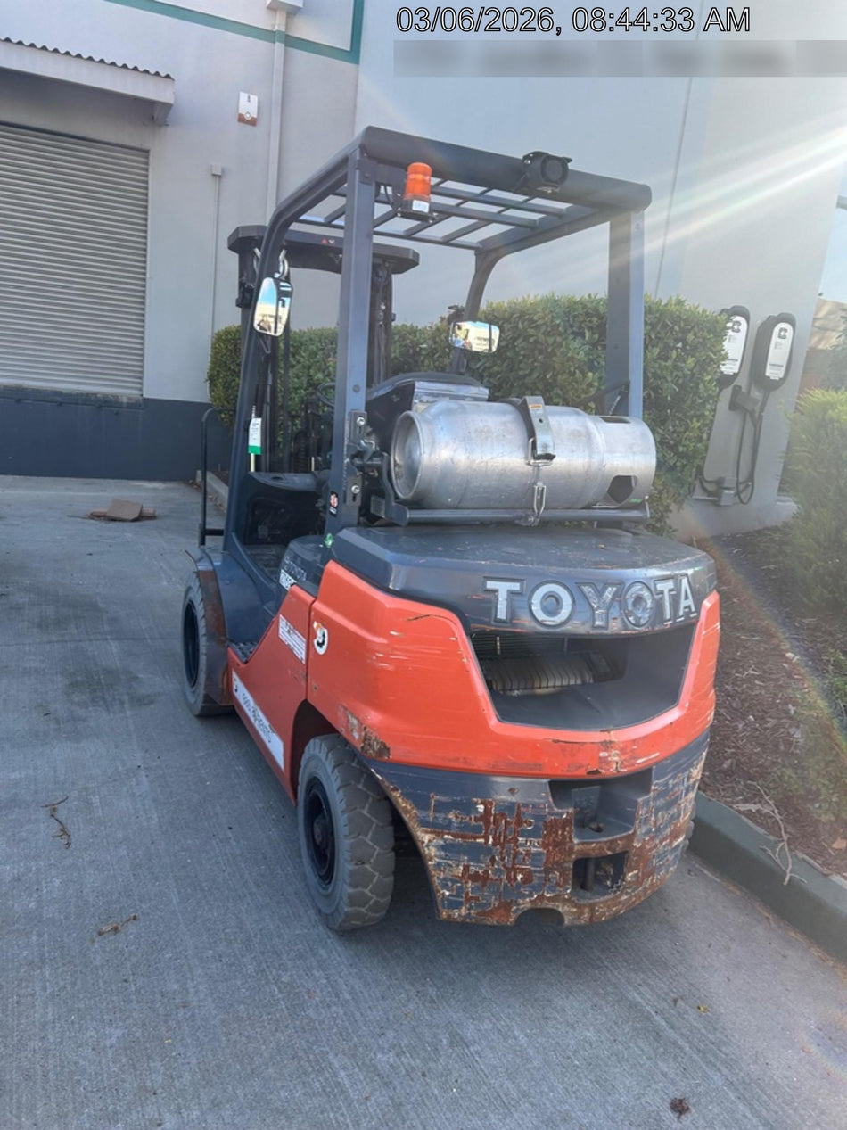 2022 TOYOTA 50-8FGU25