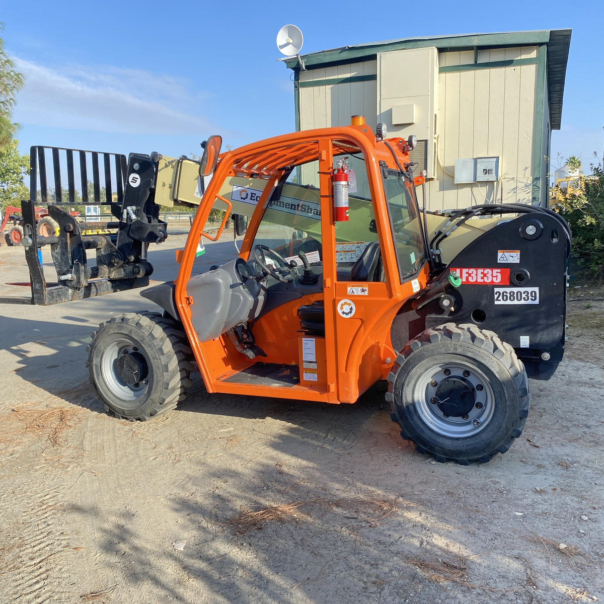 2022 JLG G5-18A