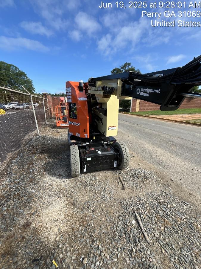 2025 JLG E300AJP