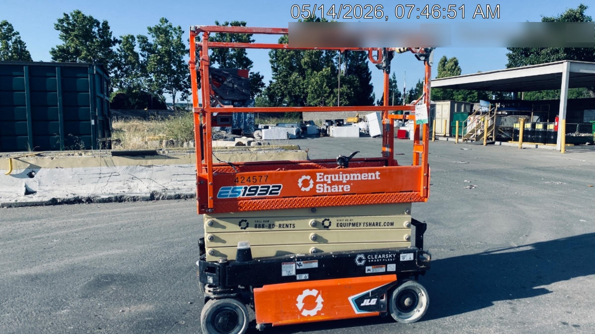 2024 JLG ES1932