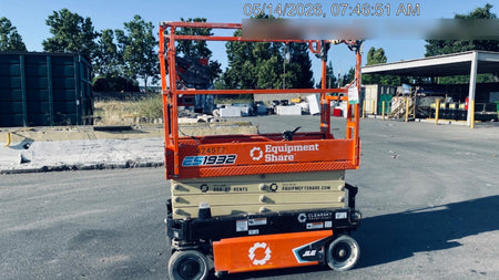 2024 JLG ES1932