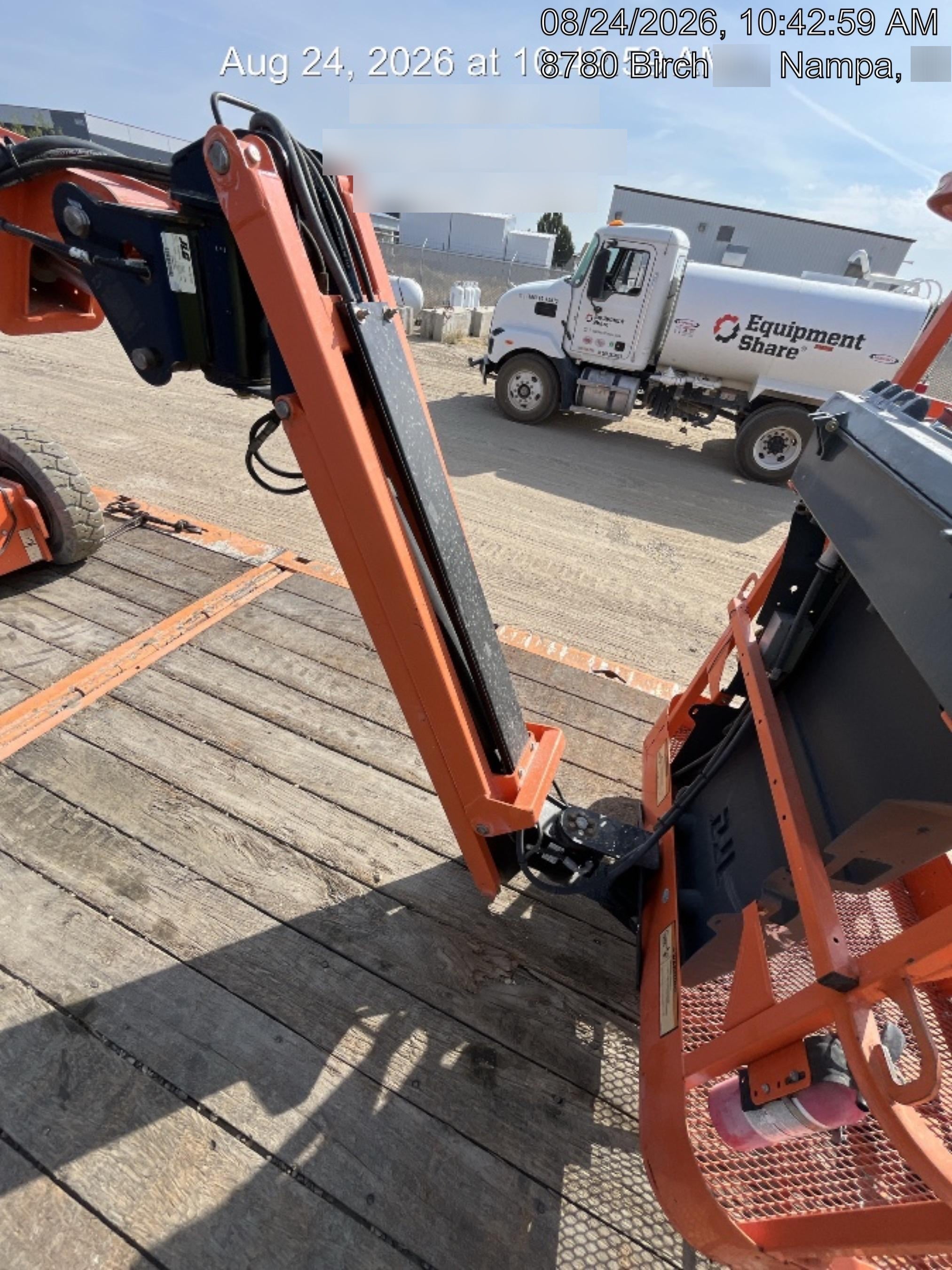 2019 JLG E300AJP