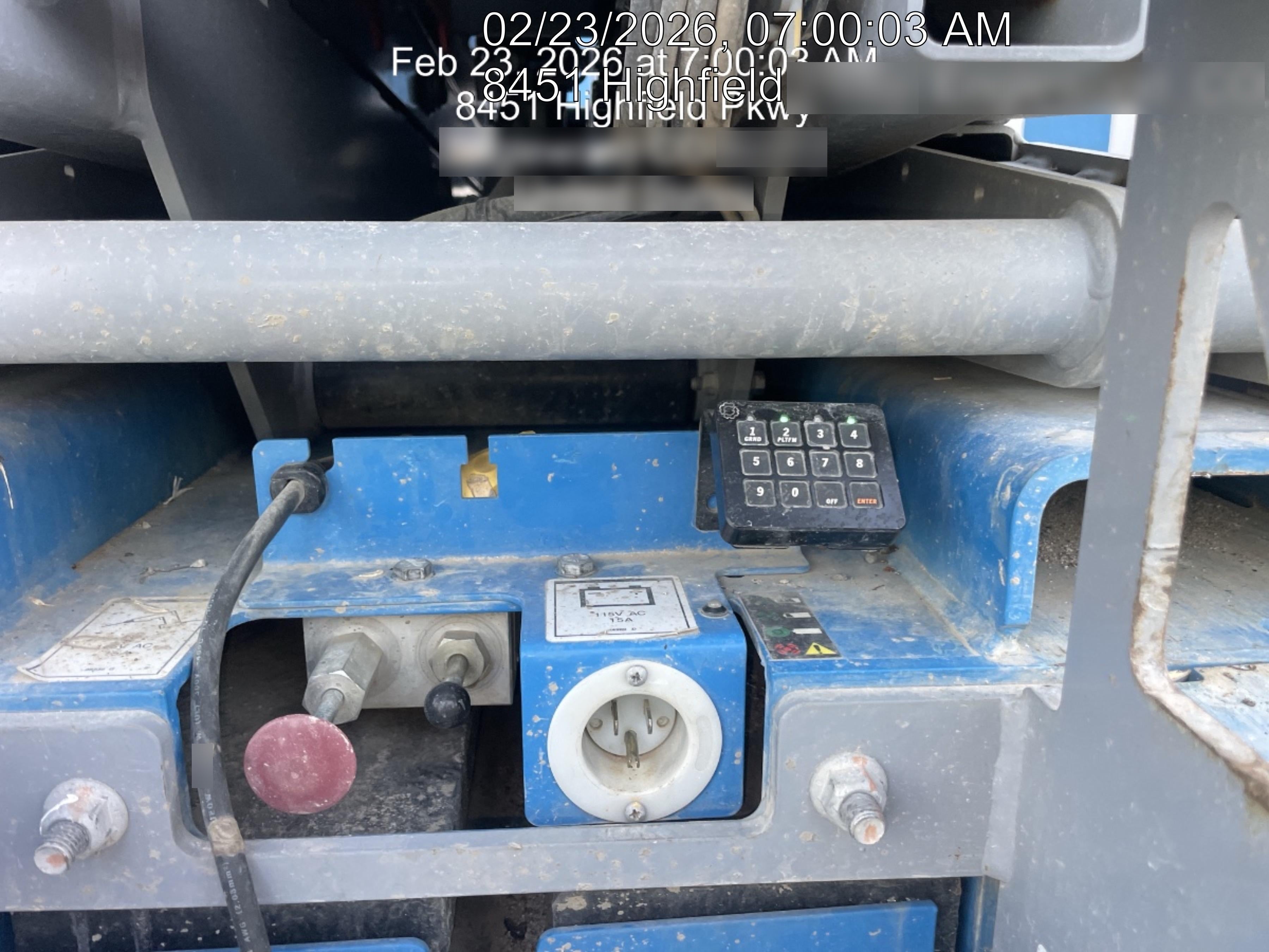 2019 Genie GS-3232 Folding rails with half height swing gate, 800 Amp Inverter