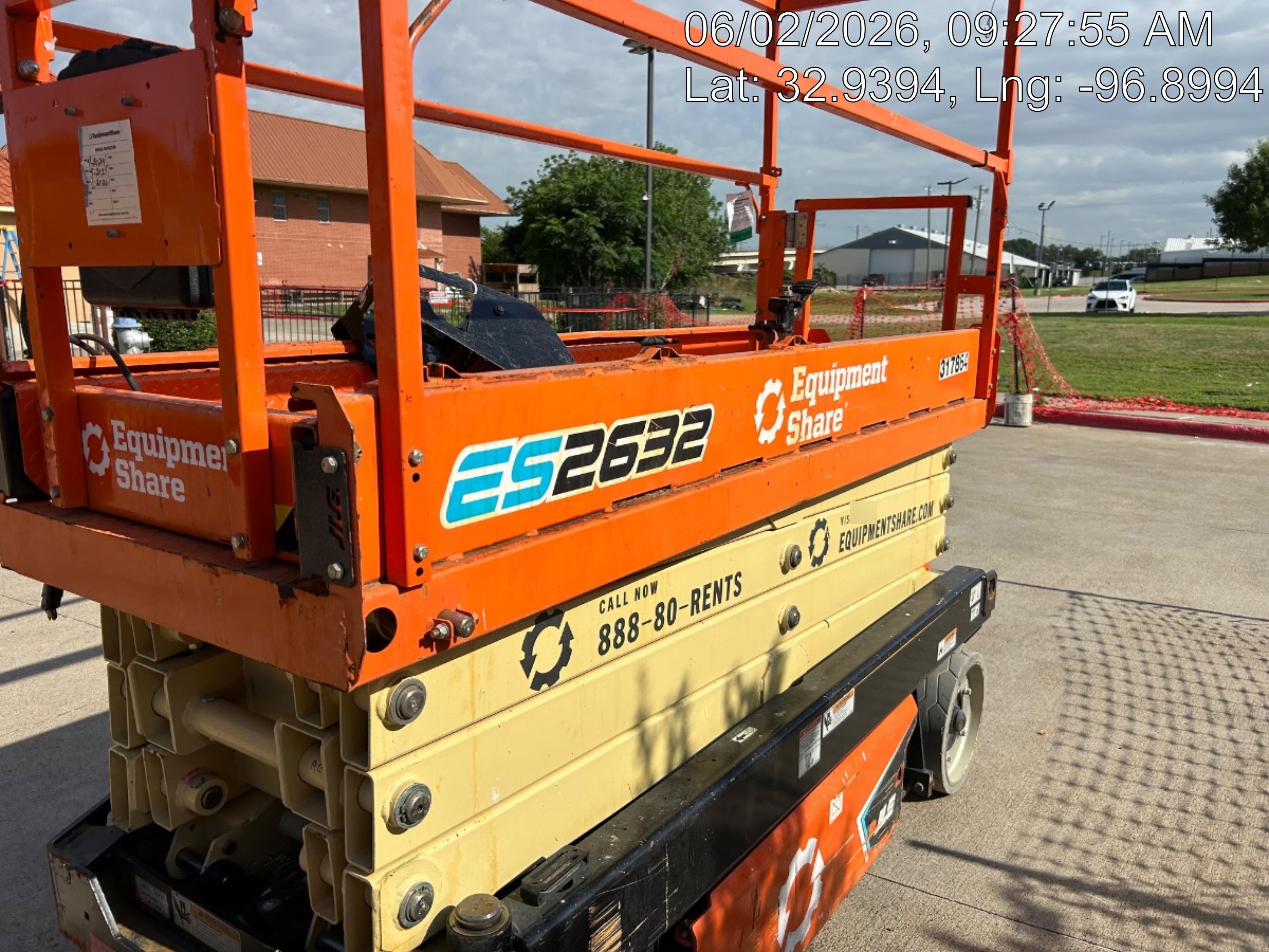 2023 JLG ES2632