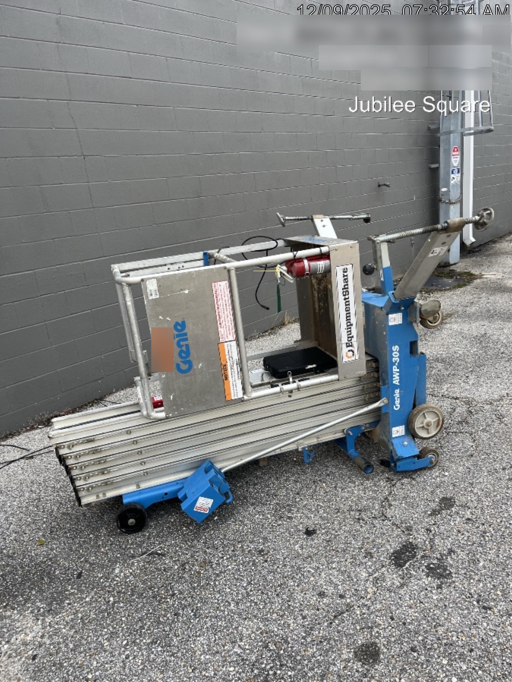 2019 GENIE AWP-30S