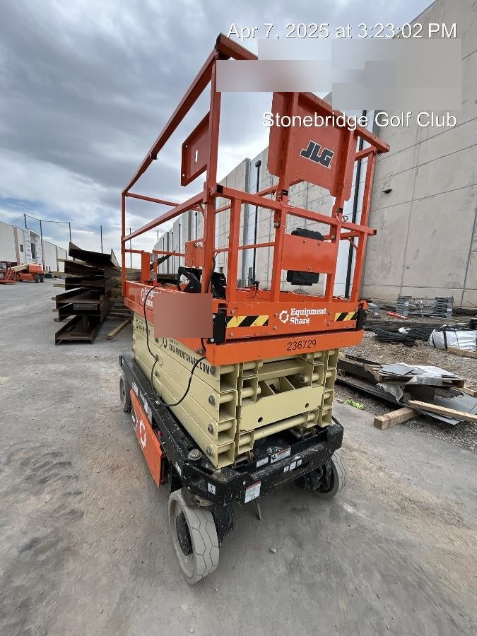 2022 JLG ES3246