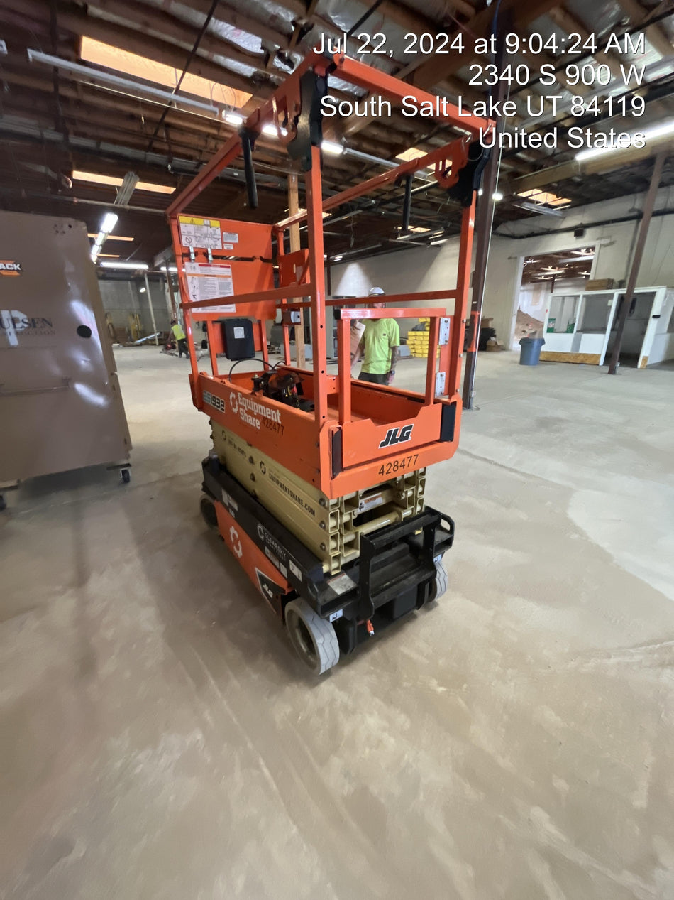 2024 JLG ES1932