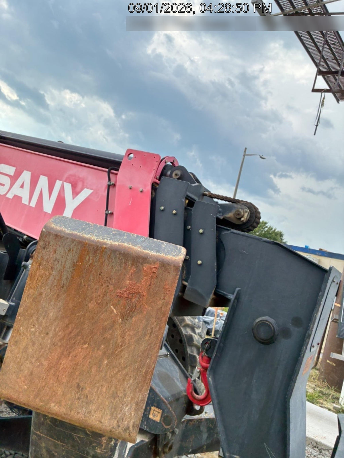 2020 SANY STH1056