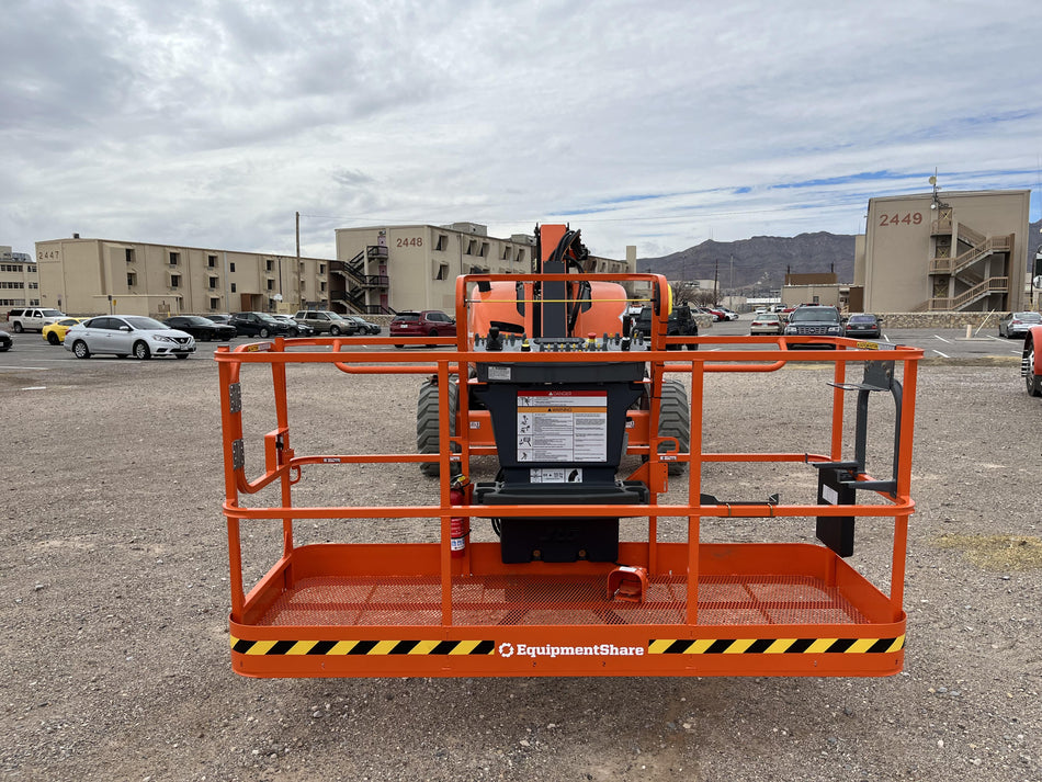2023 JLG 600AJ