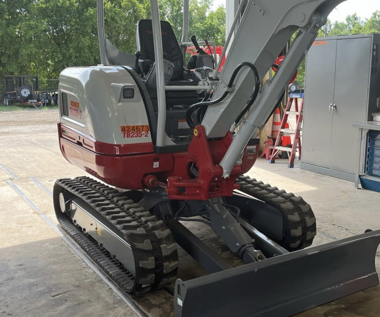 2024 TAKEUCHI TB235-2R