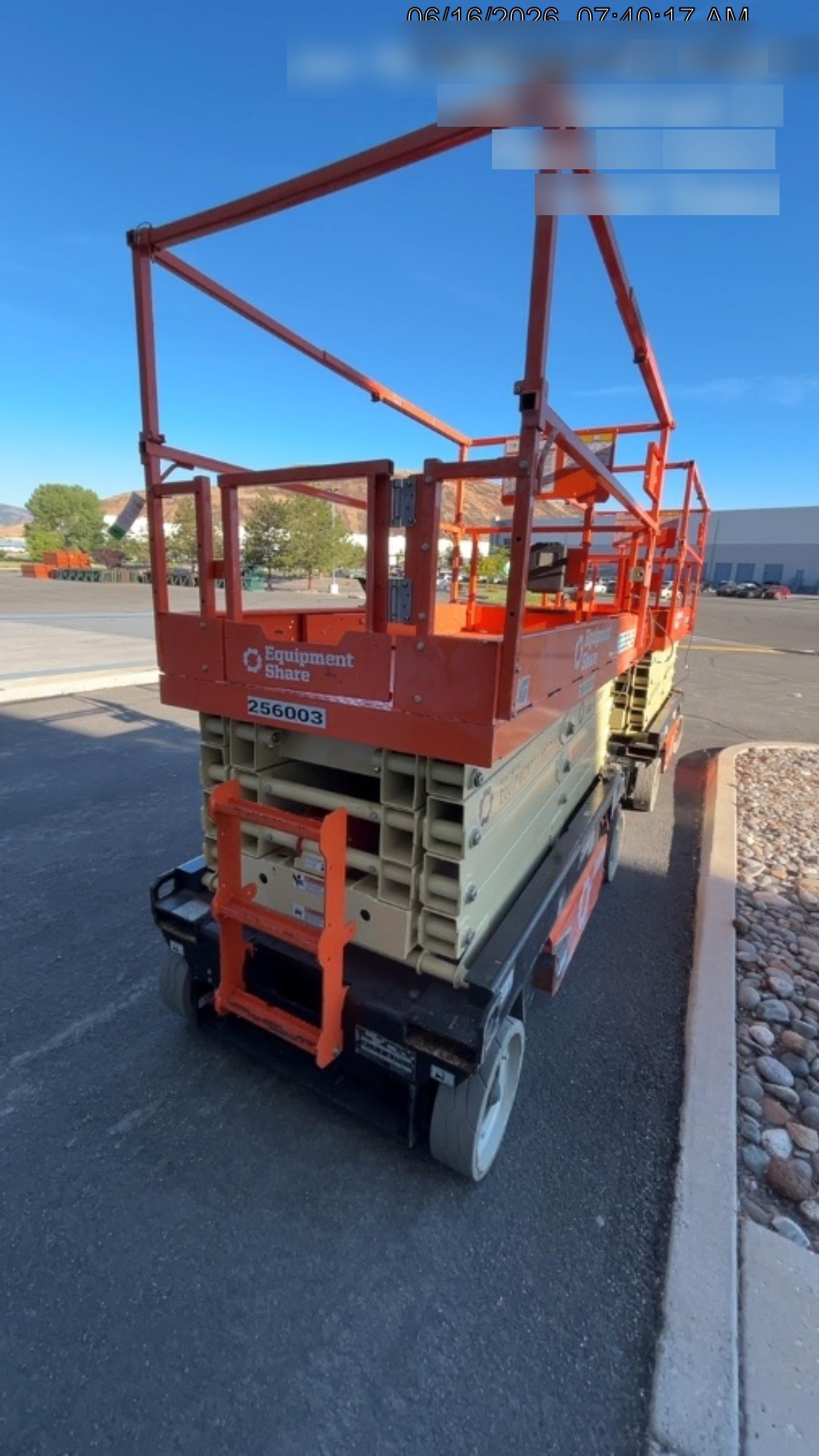 2022 JLG ES3246