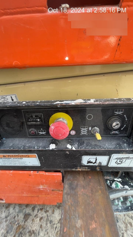 2021 JLG ES1330L