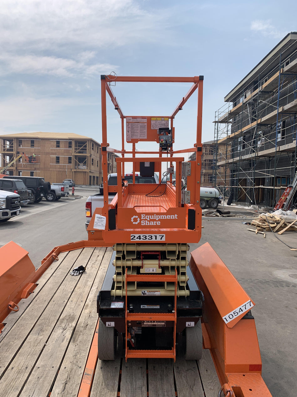 2022 JLG ES2632