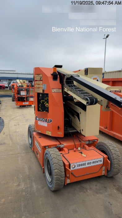 2019 JLG E300AJP