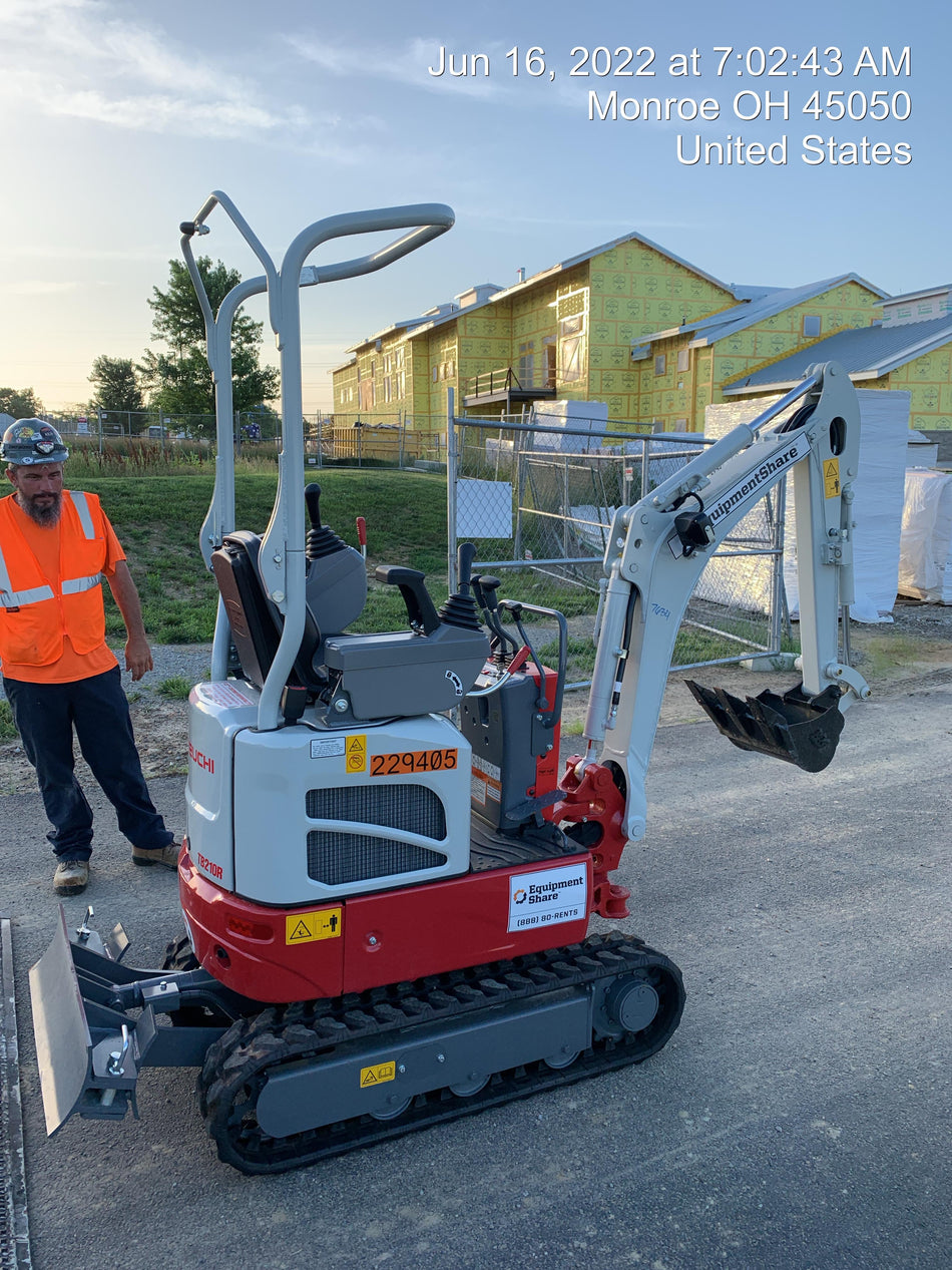 2022 TAKEUCHI TB210R