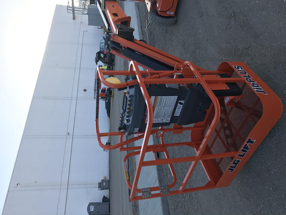 2020 JLG E300AJP