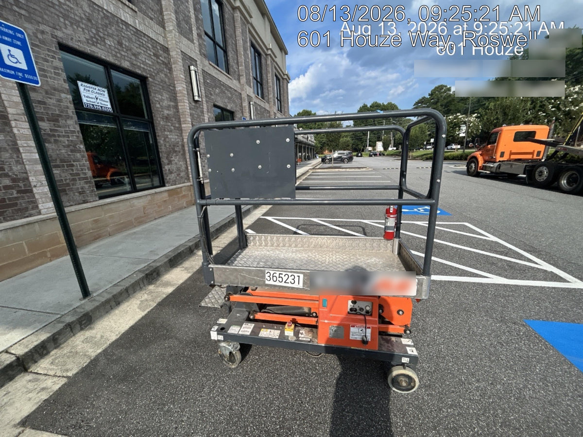 2023 JLG 1030P