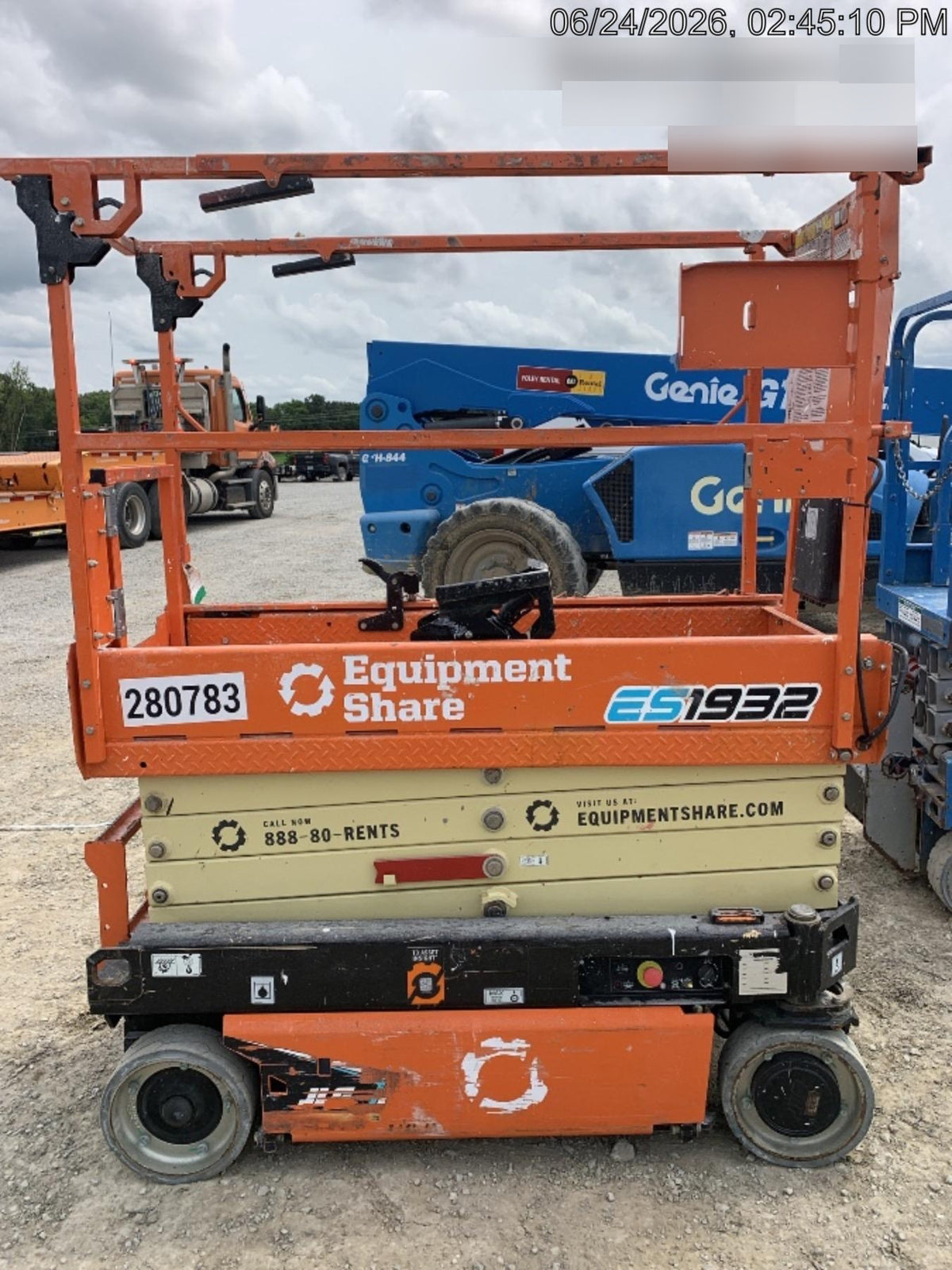 2022 JLG ES1932