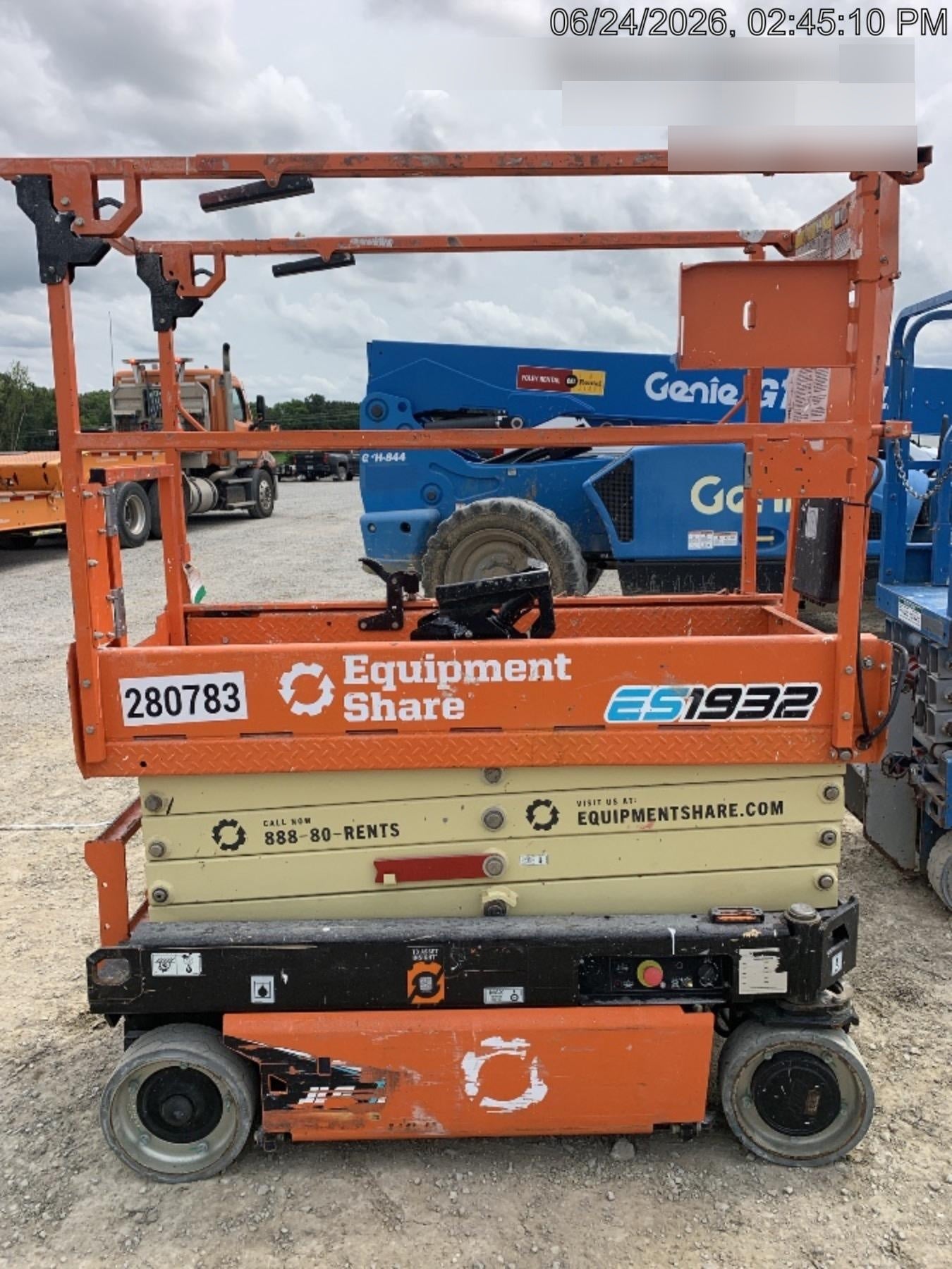 2022 JLG ES1932