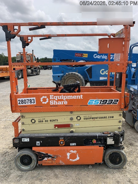 2022 JLG ES1932
