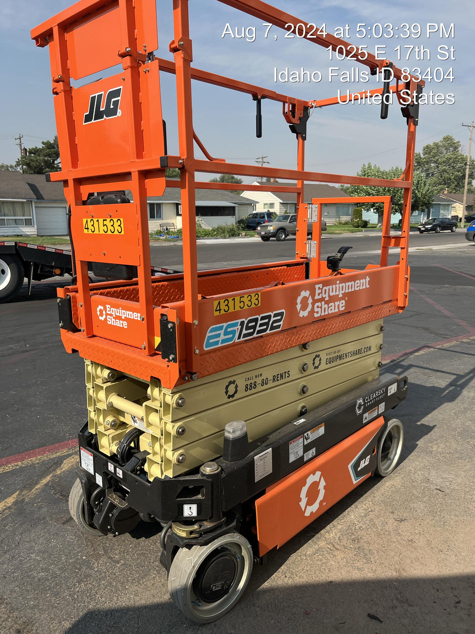 2024 JLG ES1932