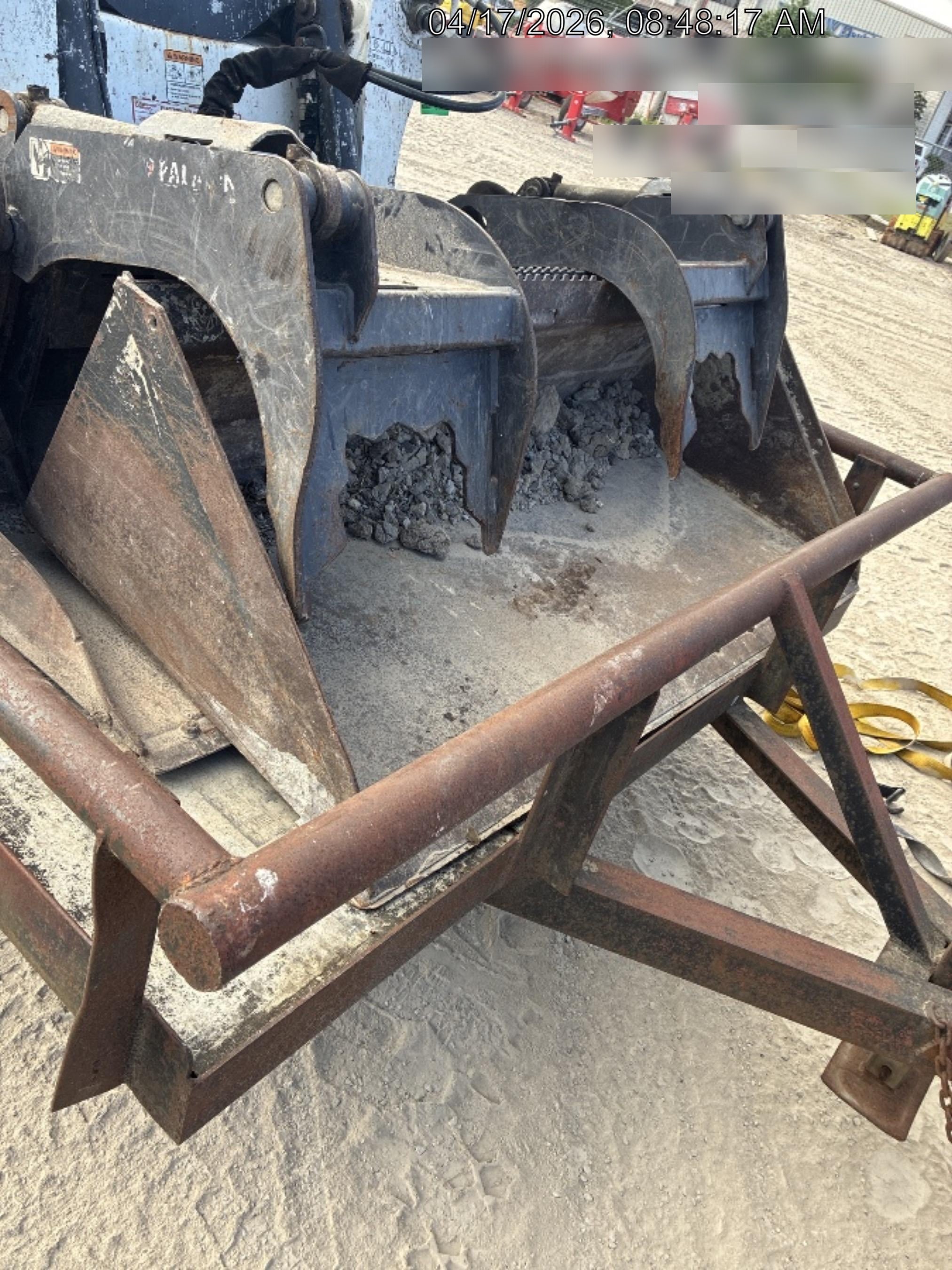 2020 PALADIN 72" Scrap Grapple Bucket - Paladin