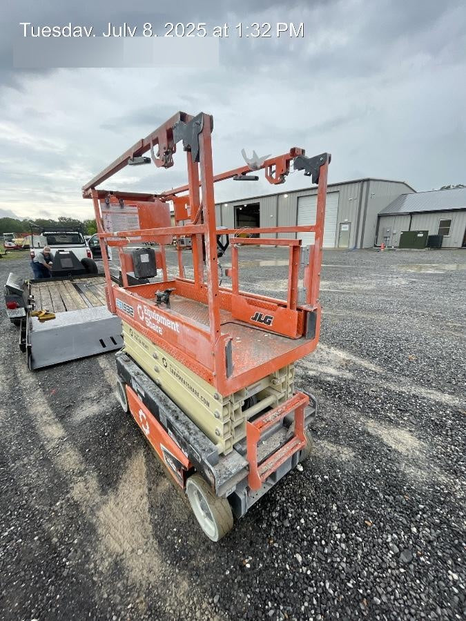 2022 JLG ES1932