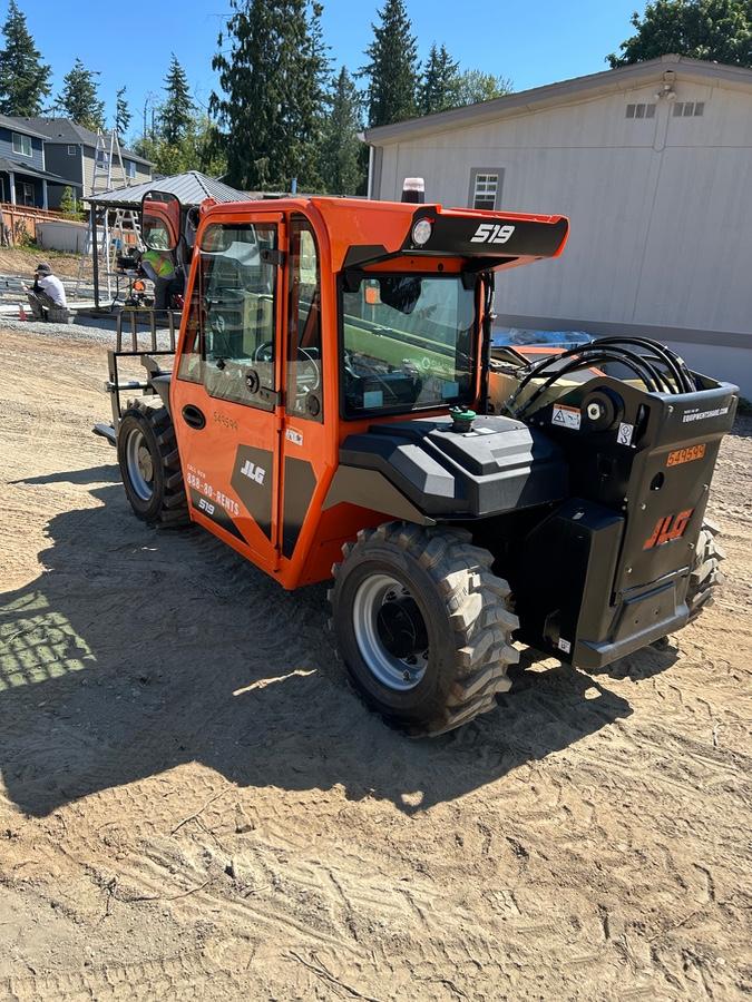2025 JLG 519
