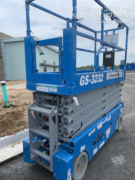 2020 Genie GS-3232 Standard, Folding half height swing gate, 800W Inverter