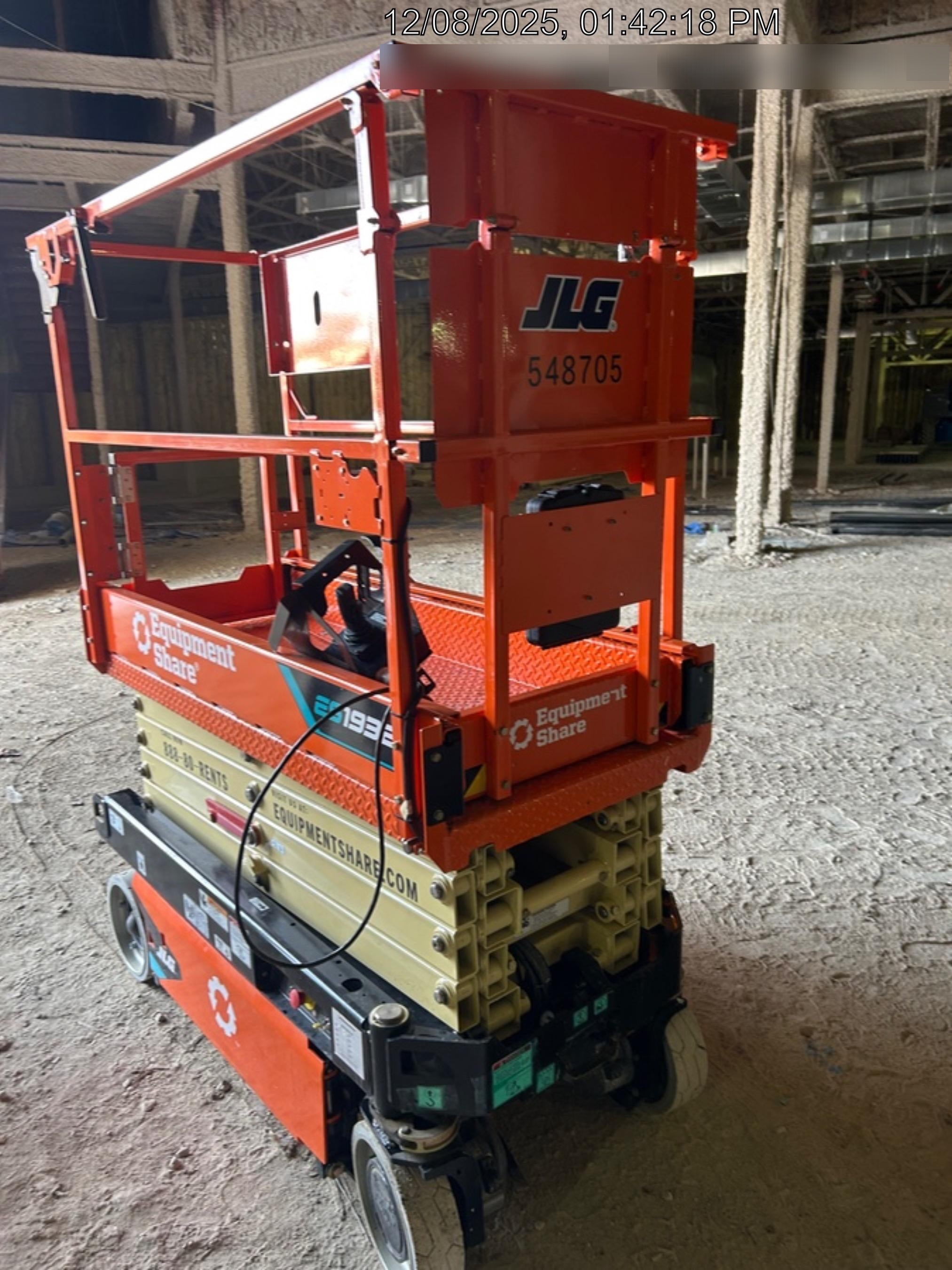 2025 JLG ES1932