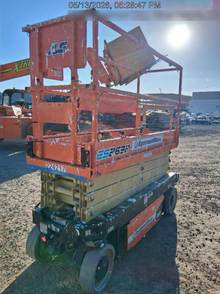 2022 JLG ES2632