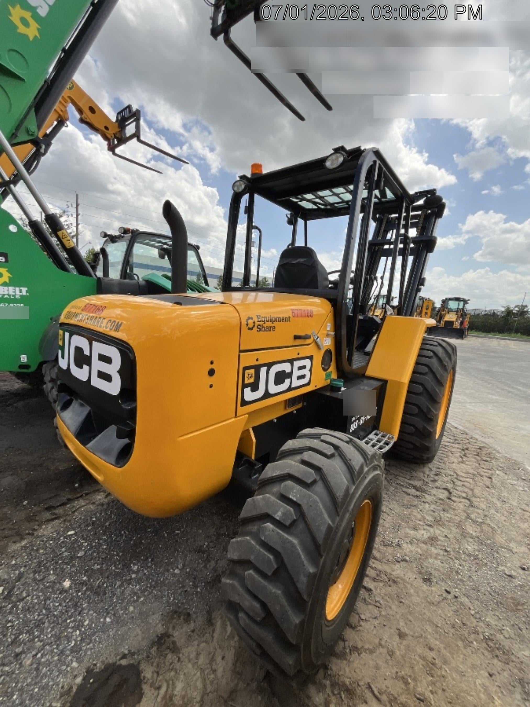 2025 JCB 930-4