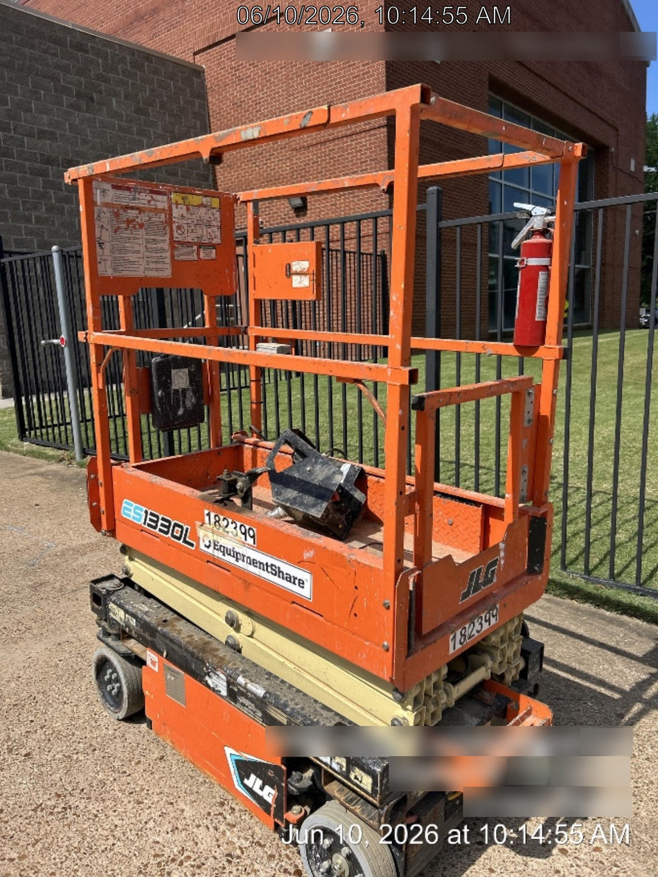2021 JLG ES1330L