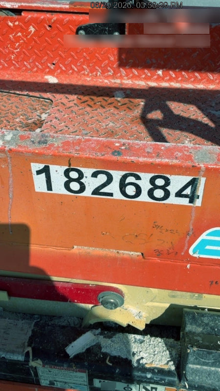 2021 JLG ES1330L