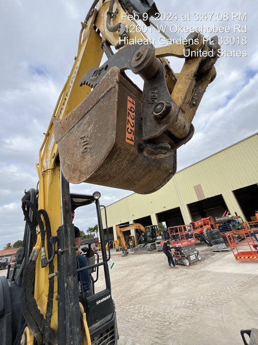 2015 CASE 24" Bucket - Case