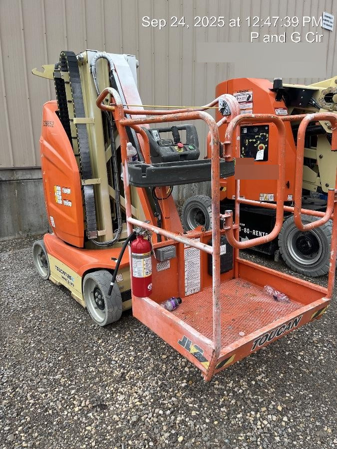 2022 JLG 26E